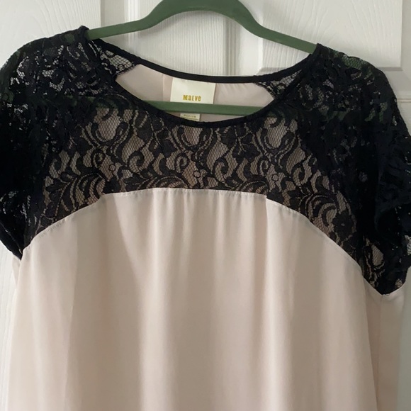 Maeve Lace Top - Picture 2 of 6